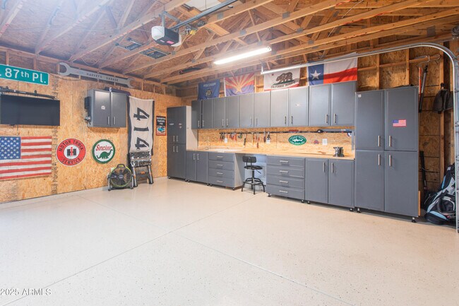 Building Photo - 4245 E Earll Dr
