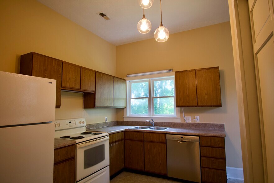 Kitchen - Closeup - 918 Gratz Street, Unit #2