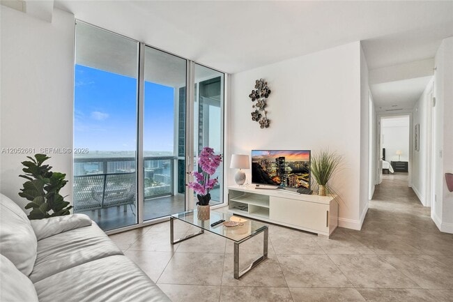 Building Photo - 18201 Collins Ave