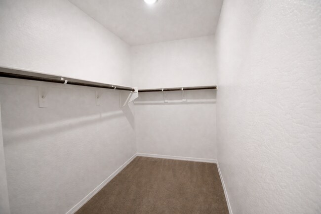 Building Photo - 165 W Seaside Dr