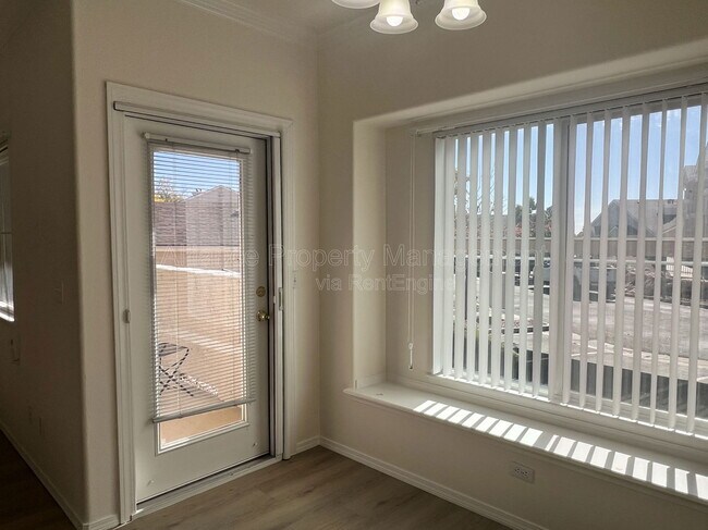 Building Photo - 3890 Strawberry Field Grove