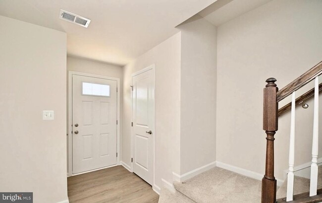 Building Photo - 8820 Stevenson Ln