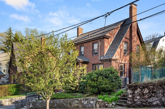 Building Photo - 12 Endicott Rd