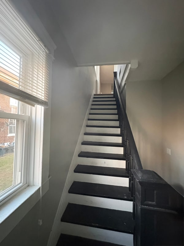 Building Photo - 329 Byrd St