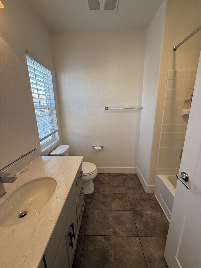 Building Photo - Bright & Spacious 3-Bedroom, 3.5-Bathroom Newark Home with Private Balcony