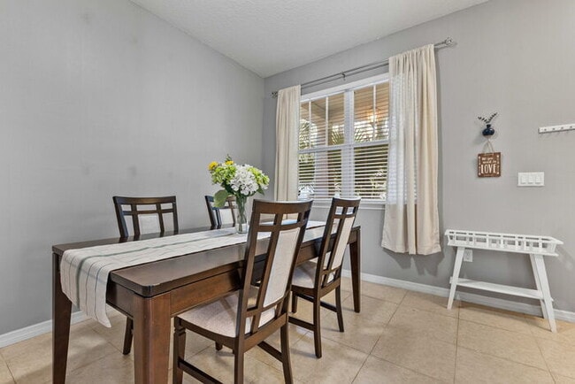 Building Photo - Corner Lot- Close to Disney- Four Bedroom Home for Rent