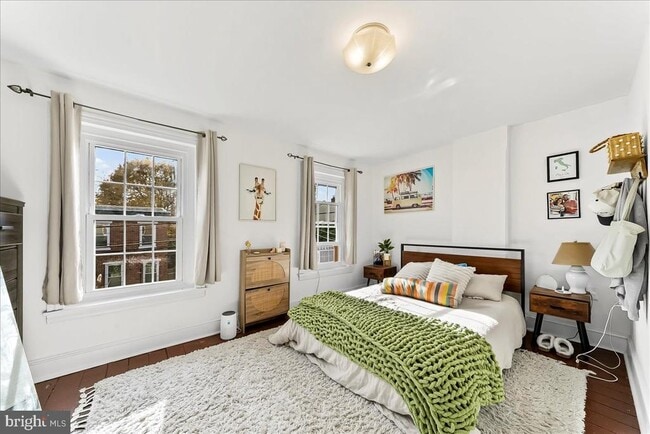 Building Photo - 131 E Union St