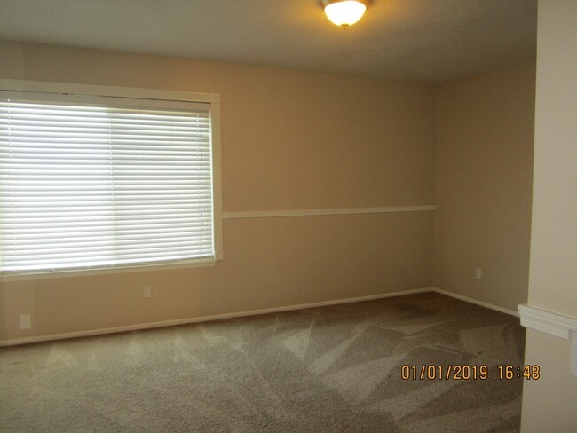 Building Photo - Immaculate 3 Bedroom With New Paint and Upgrades Throughout!