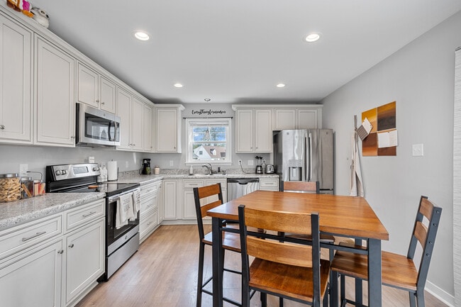 Building Photo - 2446 Gracie White Cir