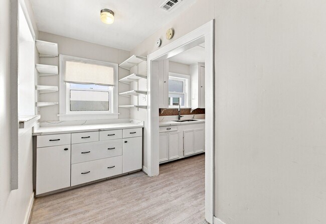 Building Photo - 1518 Ridgewood St