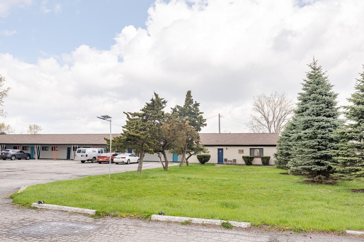 Building Photo - 18732 Dix Toledo Rd