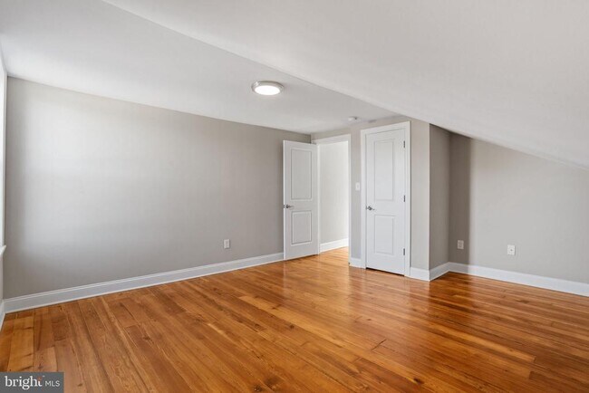 Building Photo - 142 Snyder Pl