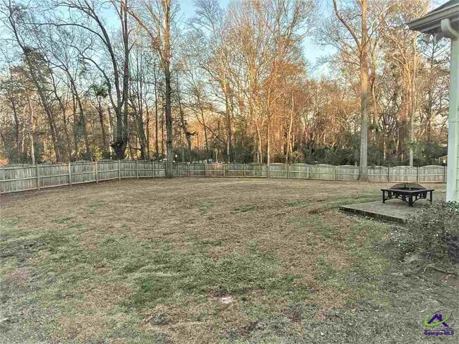 Building Photo - 104 Village Walk