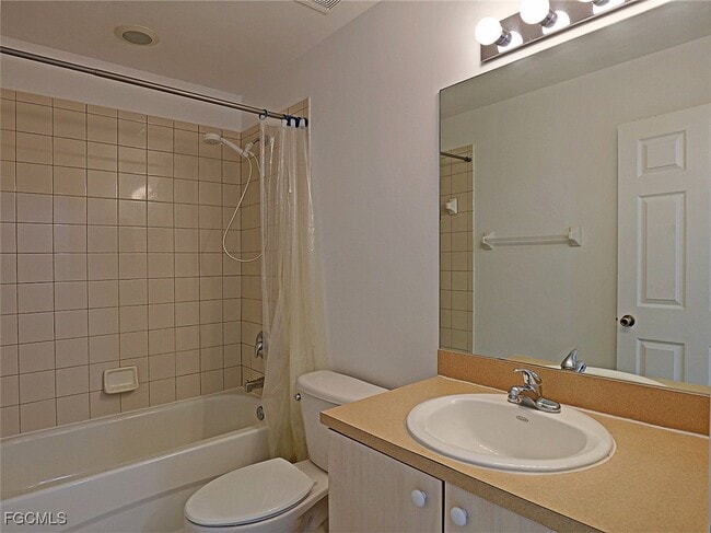 Building Photo - 15385 Bellamar Cir