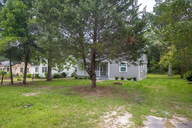 Building Photo - Welcome to this Beautiful Home nestled in the heart of Sumter, SC.