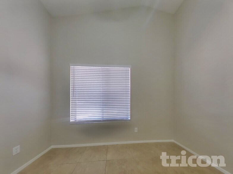 Building Photo - 10571 W Crimson Ln