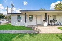 Building Photo - 5107 Clover St