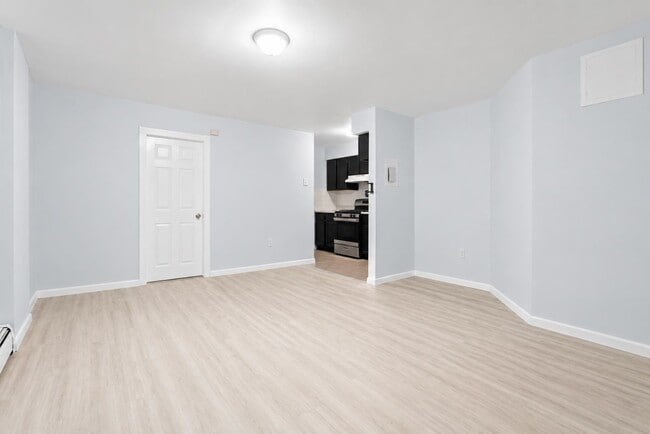Building Photo - 406 7th St