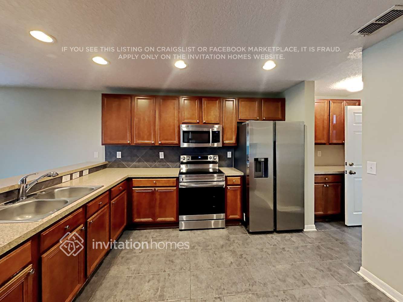 Building Photo - 7444 Bridgeview Dr