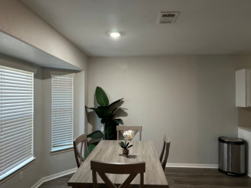 Building Photo - 3610 Del Mar Ct