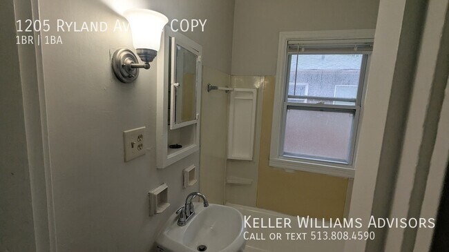 Building Photo - 1205 Ryland Ave