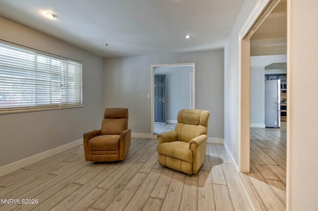 Building Photo - 12310 S Hills Dr