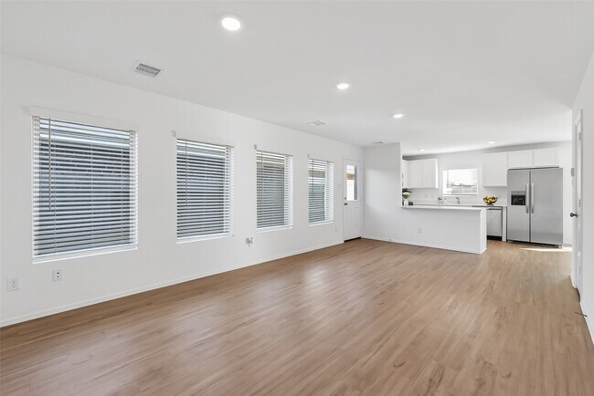 Building Photo - 7402 Clover Chase Dr