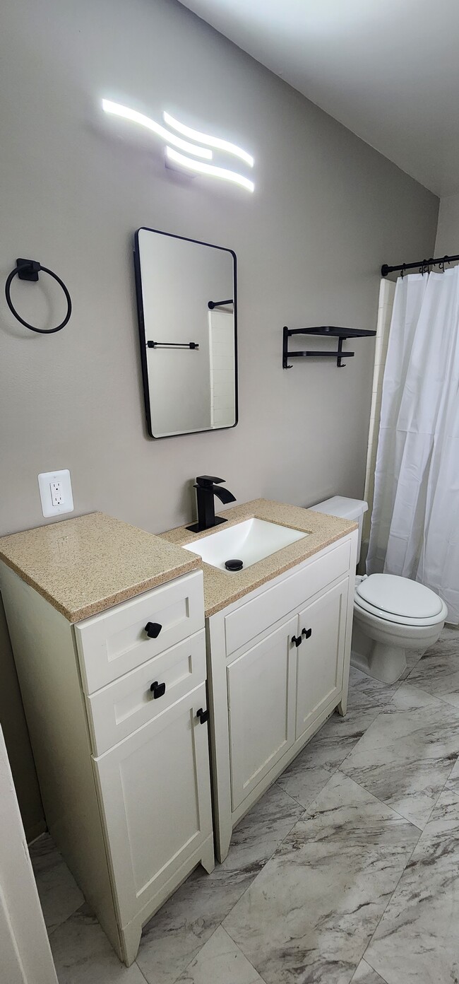 Building Photo - 3377 Brockton Ave