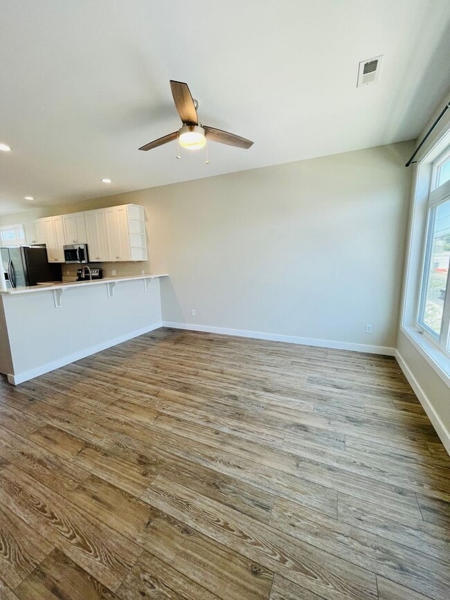 Building Photo - Modern Downtown Townhouse for Rent