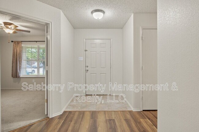 Building Photo - 536 Del Mar Dr