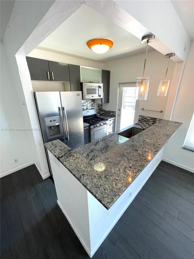 Primary Photo - 620 76th St