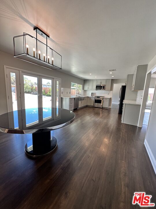 Building Photo - 10850 Remmet Ave