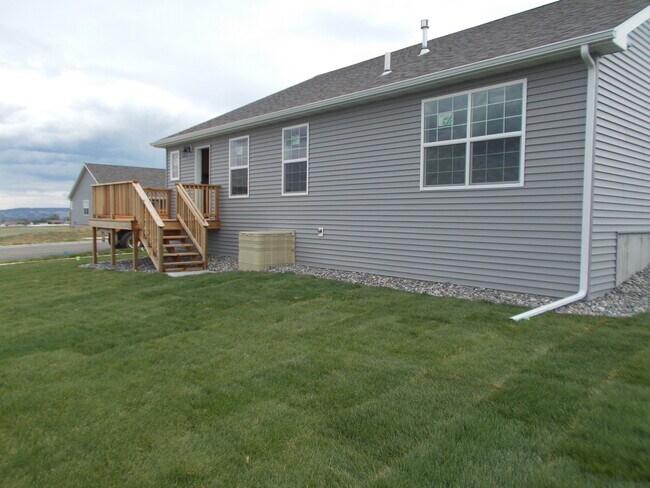 Building Photo - 3 Bed/ 2 Bath/ 2 Car Garage Newer Construction in Billings Heights