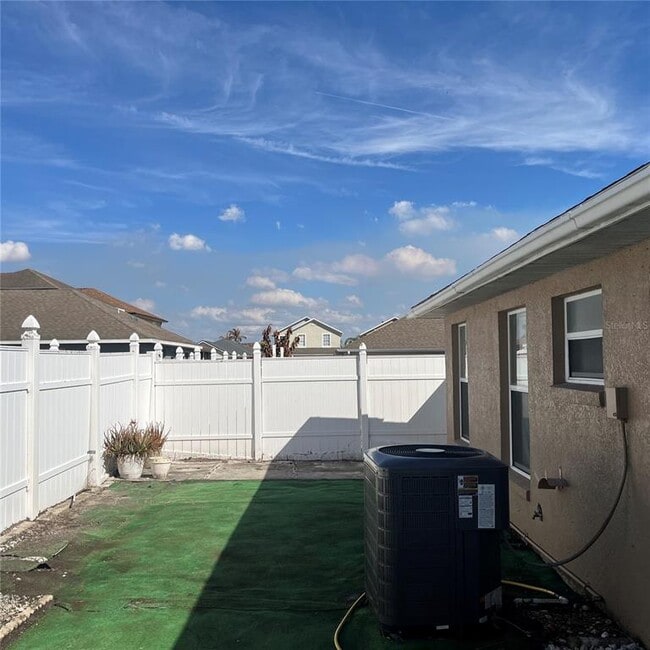 Building Photo - 2423 Ruddenstone Way