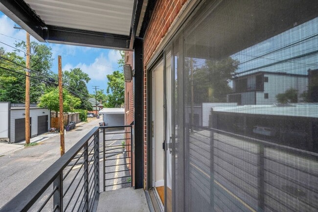 Building Photo - Charming 2BR Condo in Denver