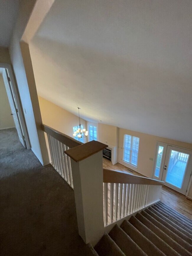 Building Photo - 4 Bedroom Home in SE Springfield!