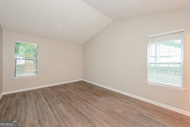 Building Photo - 6052 Creekford Dr