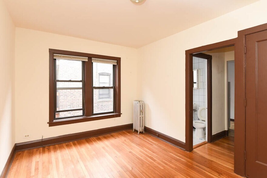 Building Photo - 3302 W Schubert Ave