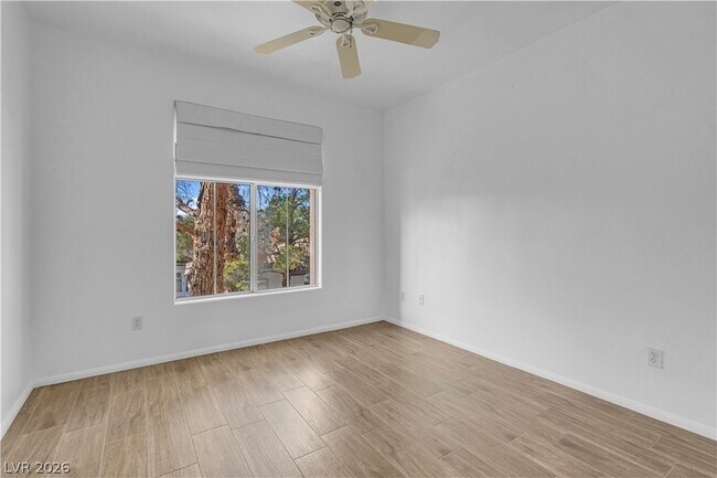Building Photo - 2050 W Warm Springs Rd