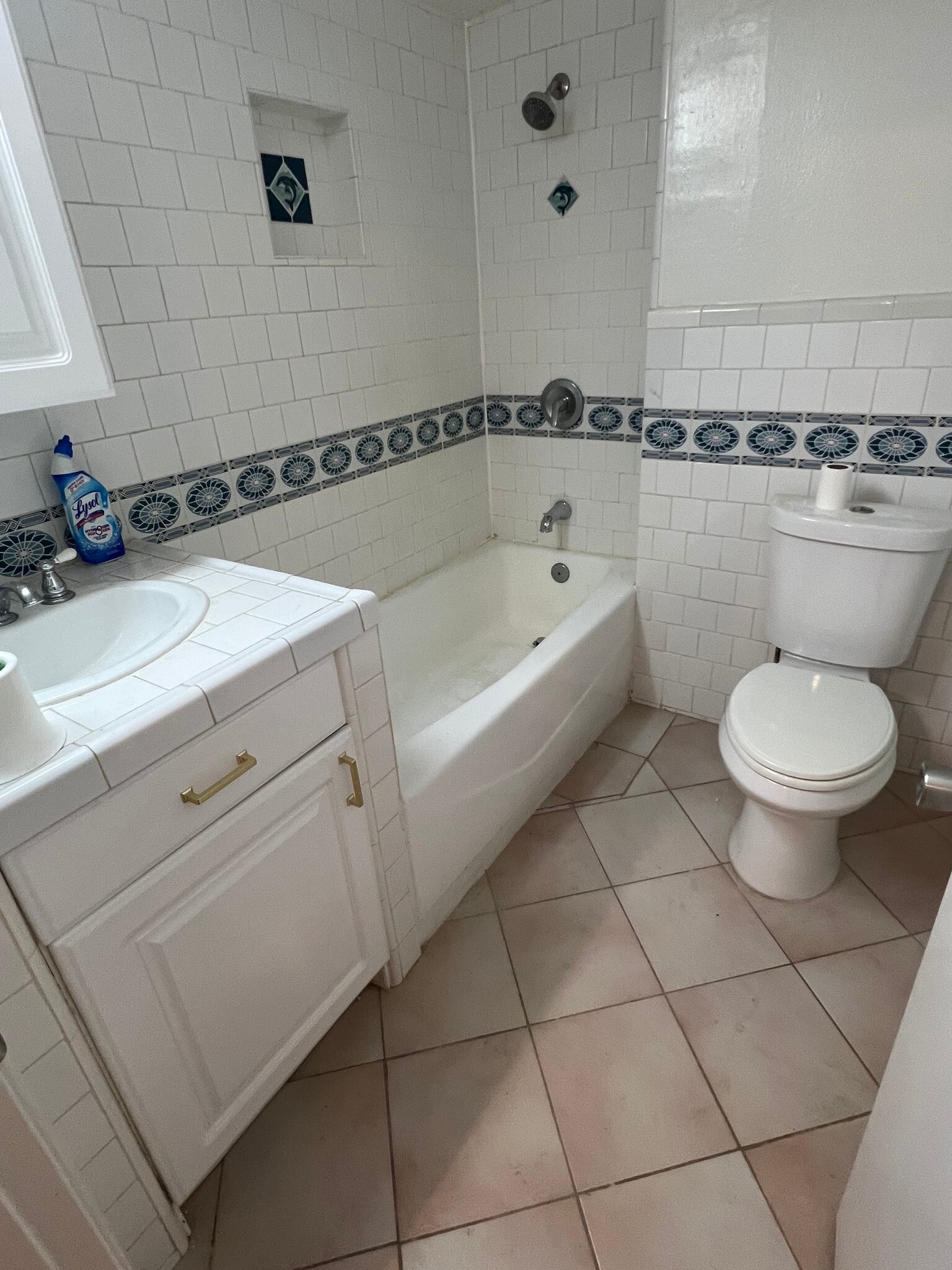 Building Photo - 1124 Hi Point St