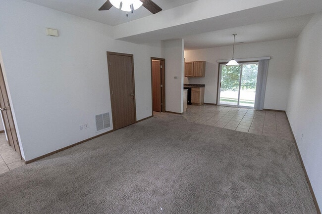 Building Photo - 1613 Citadel Dr