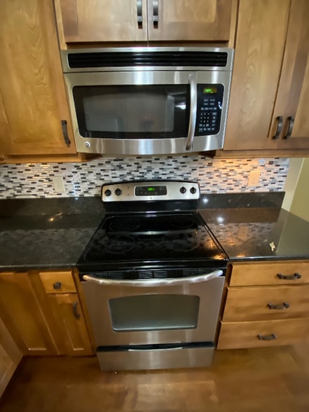 Building Photo - 660 Richards Dr