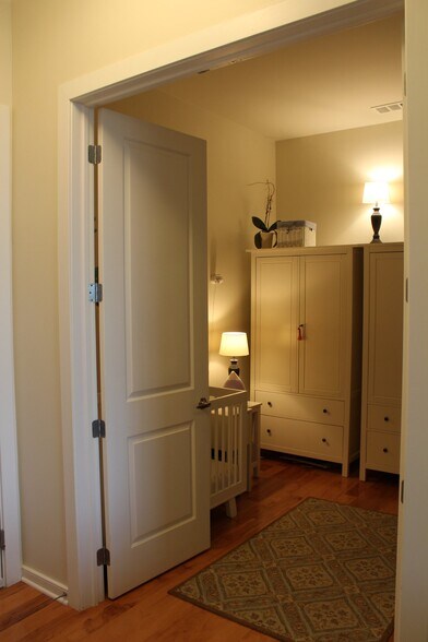 Building Photo - 2200 N Westmoreland St