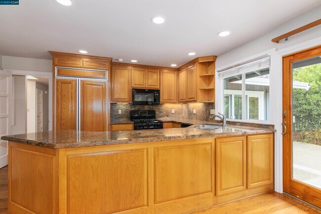 Building Photo - 503 Hawkridge Terrace