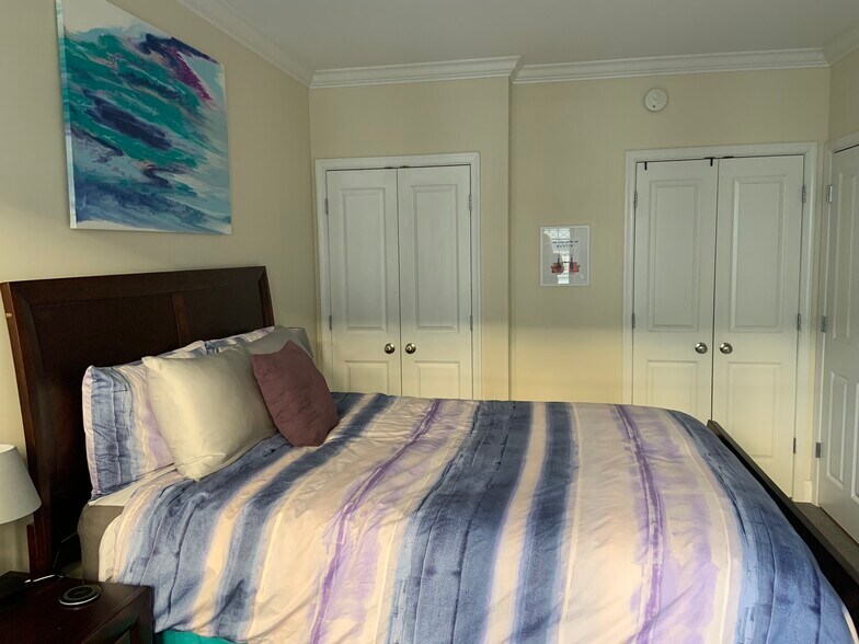 Bedroom and closets - 1701 16th St NW