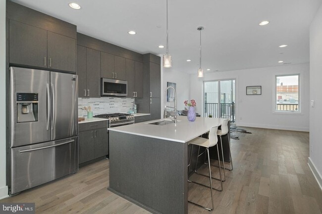 Building Photo - Pennsport Townhome with Garaged Parking