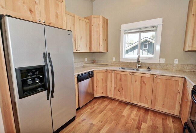 Building Photo - Craftsman Style Home on the Boise Bench
