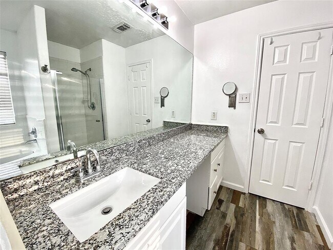 Building Photo - 7130 Sedona Ct