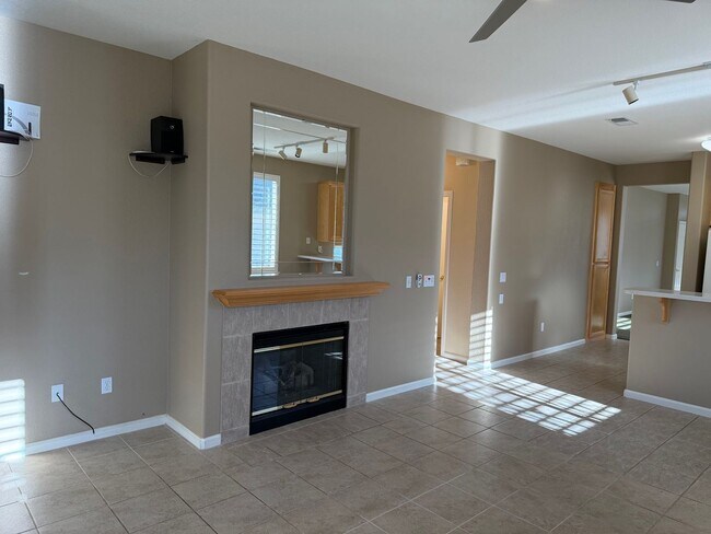 Building Photo - Summerset Living- with a Bonus Room