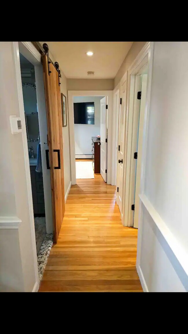 Building Photo - 76 Bay Rd